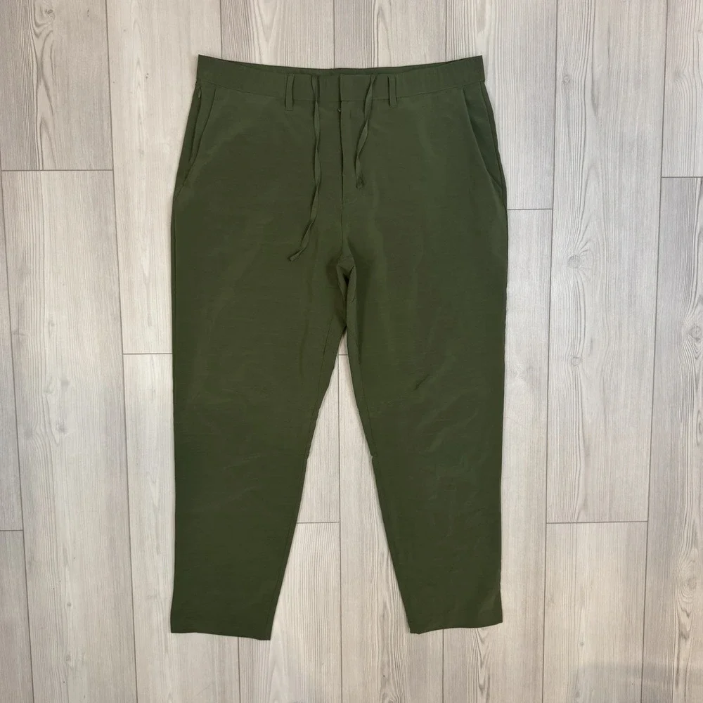 Fabletics The Only Pant Green Mens XL 29 Lightweight Golf Work Stretch PT2040675